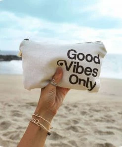 SUN BUM Day Tripper Gift Set -OUTDOOR LIVING Store 18545129 3 1500.11112020063015