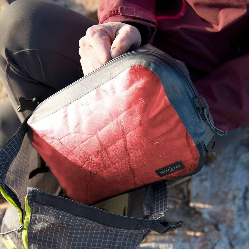 NITE IZE RunOff™ Waterproof Packing Cube, Medium 9 NITE IZE RunOff™ Waterproof Packing Cube, Medium - Image 7
