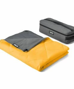 YETI Lowlands&reg; Blanket -OUTDOOR LIVING Store 20528303 3